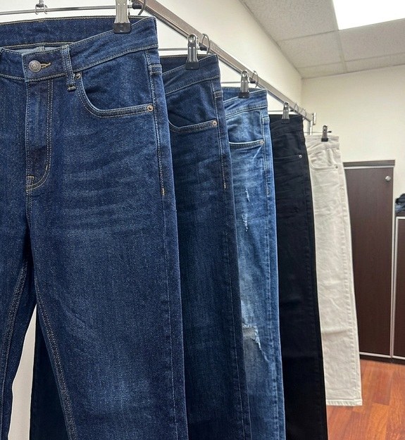 Denim Trousers / Jeans